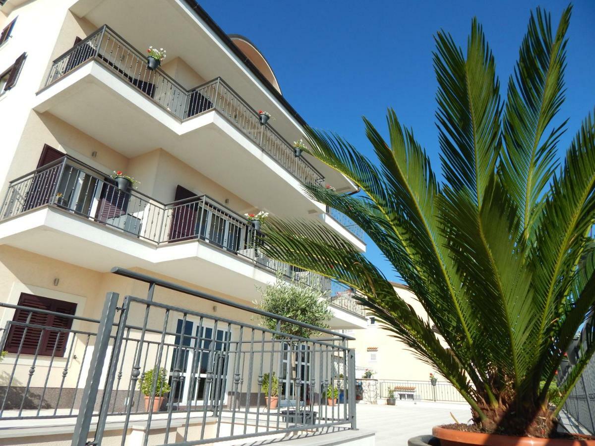 Studio Apartment "Brigita",Parking With Gate Rijeka Buitenkant foto