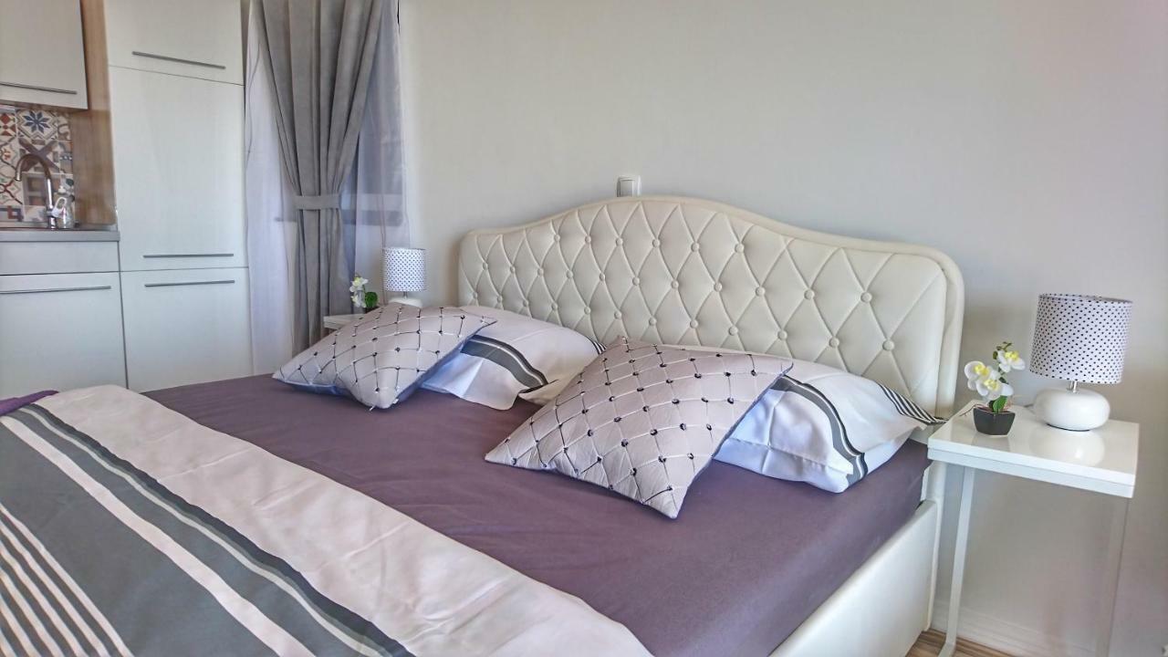 Studio Apartment "Brigita",Parking With Gate Rijeka Buitenkant foto