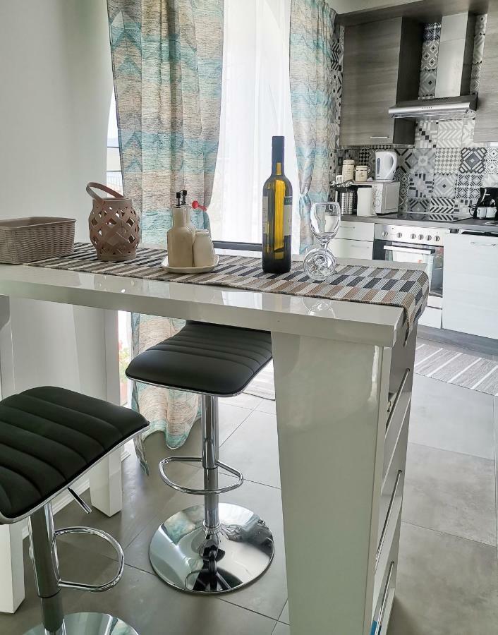 Studio Apartment "Brigita",Parking With Gate Rijeka Buitenkant foto